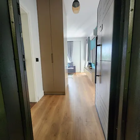 Modern Coastal Apartment, 3 Min Walk To The * Durrës