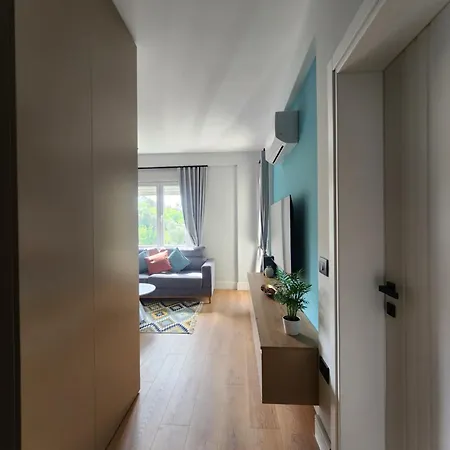 Modern Coastal Apartment, 3 Min Walk To The