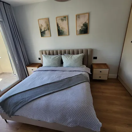 Modern Coastal Apartment, 3 Min Walk To The