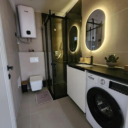 Modern Coastal Apartment, 3 Min Walk To The Appartement