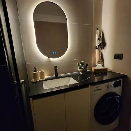 Apartamento Modern Coastal Apartment, 3 Min Walk To The *