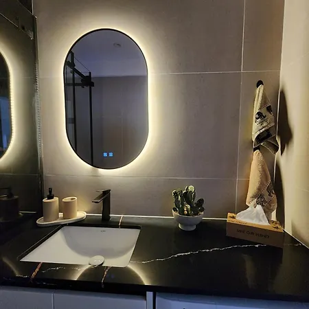 Lejlighed Modern Coastal Apartment, 3 Min Walk To The *