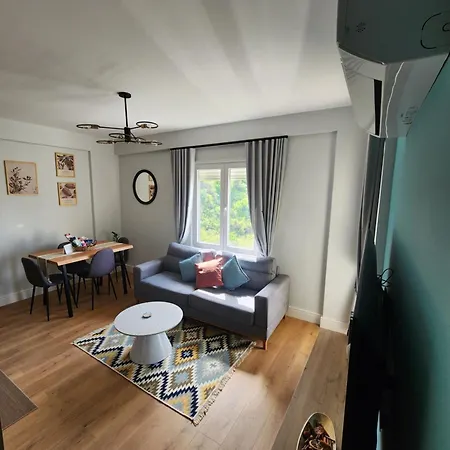 Apartamento Modern Coastal Apartment, 3 Min Walk To The